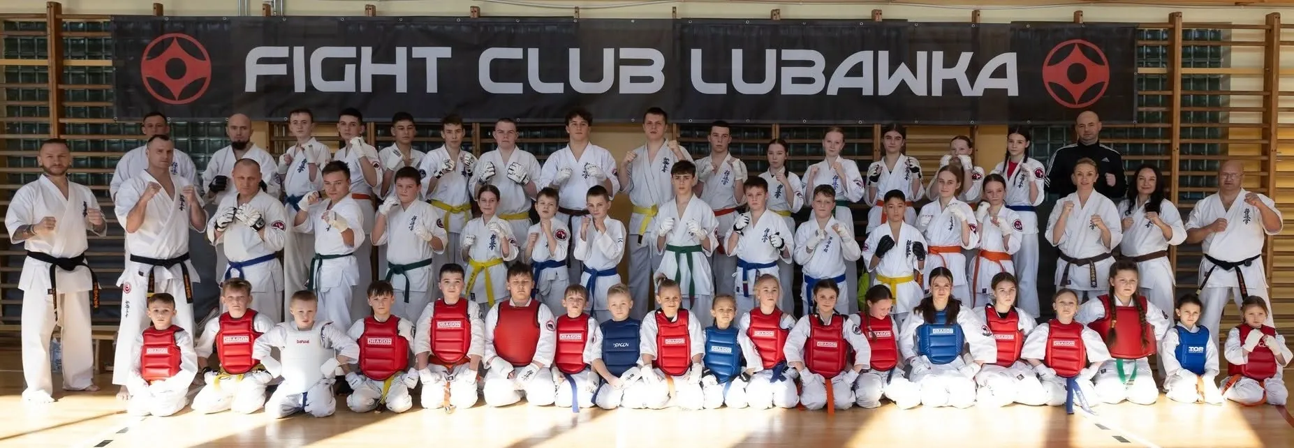 Klub w karate gi pod banerem Fight Club Lubawka