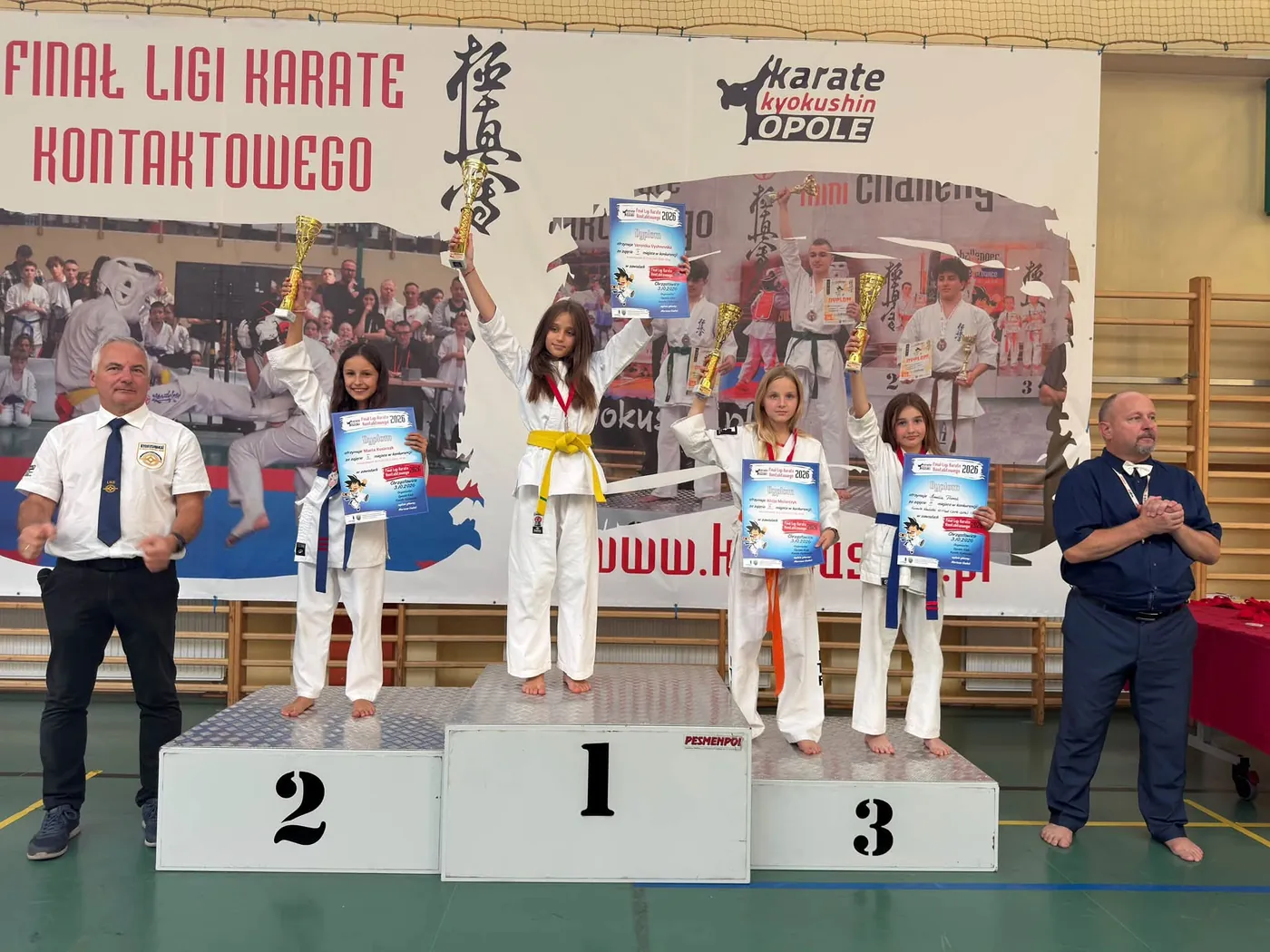 Zawodniczki Fight Club Lubawka na podium Finału Ligi Karate Kontaktowego
